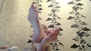 Stare on my feet as I ignore you, loser!