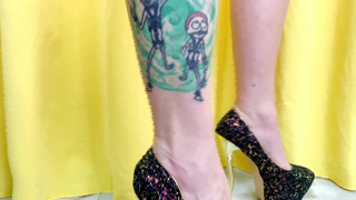 Hypnotic video from Dominatrix Nika. Look into my eyes and obey