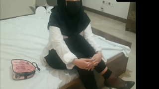 دکتر به پرستار سکسیش پیشنهاد سکس میده پرستار کلی ناز میکنه ولی آخر سر مخش زده میشه و..(مکالمه فارسی)