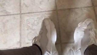 IRANIAN TEEN FOOT SLAVE کون دادن دختر ۱۹ ساله ایرانی حسابی سوراخشو گشاد کردم و آبمو توش ریختم