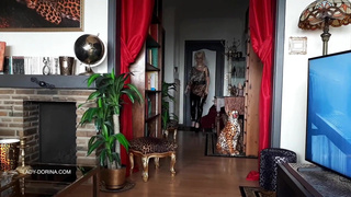 Don't you love the sound of heels?!