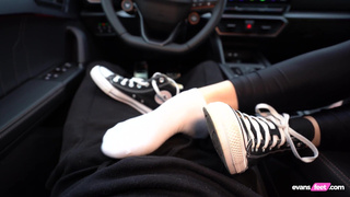 She did a shoejob in her Converse in my car