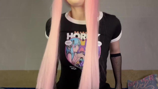 Дрейнерша уменьшает своего краша и развлекается с ним