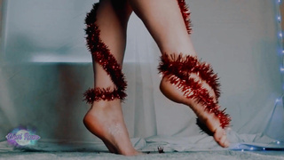 Red Tinsel Arch Worship