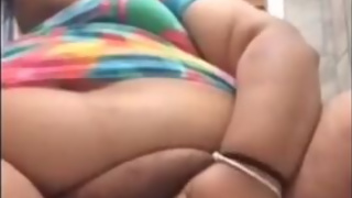 FINGERING THIS PUSSY