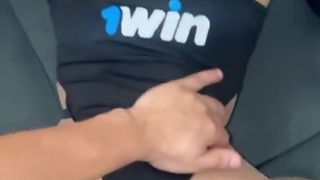 Збочений фотограф трахкає симпатичну молоду жінку