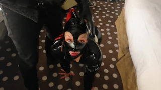 Mj se fait prendre par maître snake.