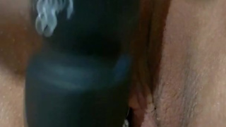 I do my pussy good by making vibrations on my pierced clit, with my luminous magic wand