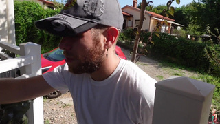 Il fidanzato della mia amica ha un cazzo grosso.