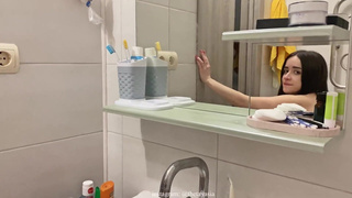 A trip to the shower ended in sex, blowjob and facial