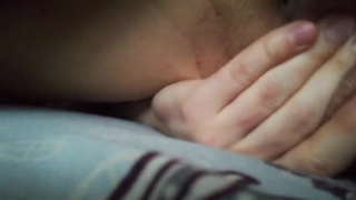 Юная крошка кончает крупным планом, глажу клитор, медленный секс. домашнее parker hard