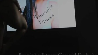 Strip, muscle legs and feet on the shadow - Taking off panties