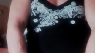 Muscle woman plays with her cream pie and giant clit nigandjucy