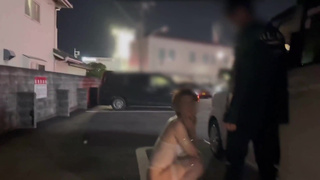 A stranger finds her while exposing herself to a man and ejaculates into her mouth at the end????????????.