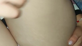 الجار يضاجعني بشدة وغني