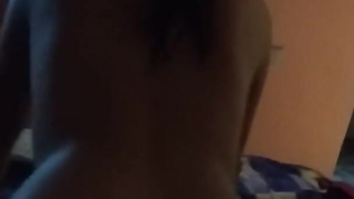 Novia aprendiendo a montar