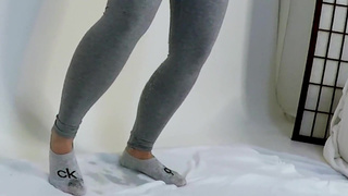 I tied her up after fucking her, she pisses in her leggings. desperate pee