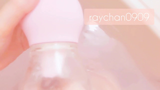 Tongue vibrator in the bath【Viewpoint from above】