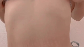 性欲の強すぎる人妻が連続乳首イキ