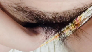 Subjective video of masturbation ♡ Wet pussy under fluffy pubic hair [Personal shooting]