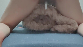 It's been a long time since I've had the chance to masturbate handsomely by swinging my hips on a bl