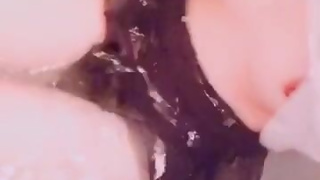 セーラー服 ロリっ子 着衣お風呂オナニー