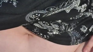 Holly Willington BBW stretches her pussy for you with a huge Butternut Squash