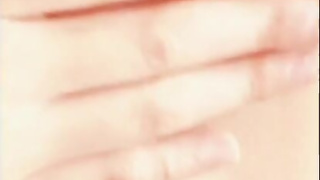 [Silence] Video for enthusiasts. Video of a woman stroking thick armpit hair [Amateur video]