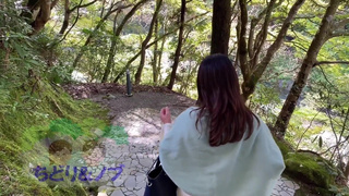 Beautiful Japanese woman exposes her boobs and buttocks in a beautiful valley of autumn leaves.