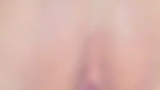 友達の妹の汚れていない甘酸っぱいおまんこに挿入中出し????【日本人素人HENTAIカップル個人撮影79】