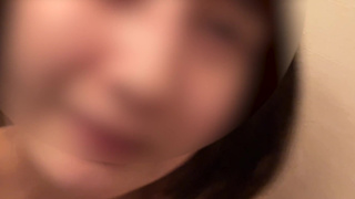 彼女に洗面所で生挿入したら潮吹きが止まらない激しいエ○チ 生ハメ 中出し