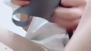 [Masturbation record] Rub the clitoris over the surgical mask