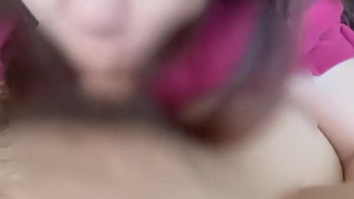 人妻がチンポをしゃぶってたら配達の人がきた????