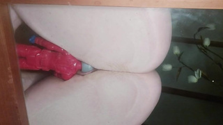 GIANTESS , I PLAY AND INSERT ANTMAN