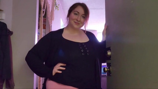 The Vore Babysitter — Adult Film Star Klairvayzer Consumes an Entire Family For Breakfast!