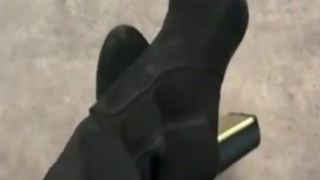 Tu rêves que maîtresse te marche dessus avec ses bottes