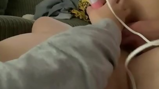 A Japanese pregnant woman has a continuous orgasm ♡