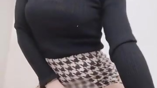 A perverted woman who shows off her cracks in transparent underwear