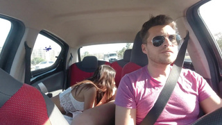 Teniendo sexo con una bonita latina en el Uber