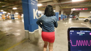 I want to squirt at the Mall parking lot