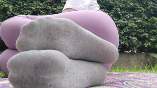 In a park full of people, your friend gets her tight leggings completely wet in hot pee