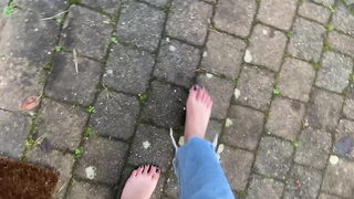 Empress Jade Uses Her Human Doormat on Vacation to Lick Clean Her Dirty Feet (Preview)