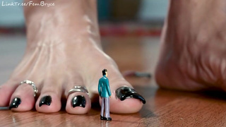 Giantess Foot Fetish Crushing People