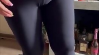 Mia giantess bbw ass slave, fart and feet slave