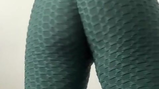 Thick & Curvy Alt Girl Does Squats in Leggings