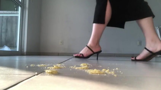 @tici_feet ticii feet tici giantess style crushing cheetos