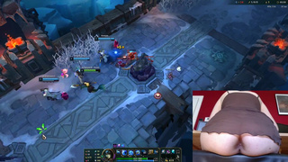 I show my stretched butthole while I play League of Legends #17 Luna