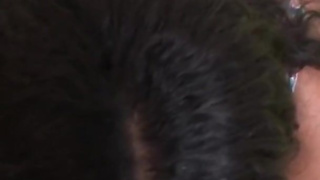 Le chupo la verga se corre en mi boca