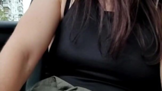 I masturbate and cum in the car people pass by