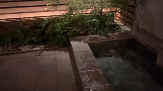 Japanese footjob beauty goes on a hot spring trip! Finally, squeeze out the sperm!